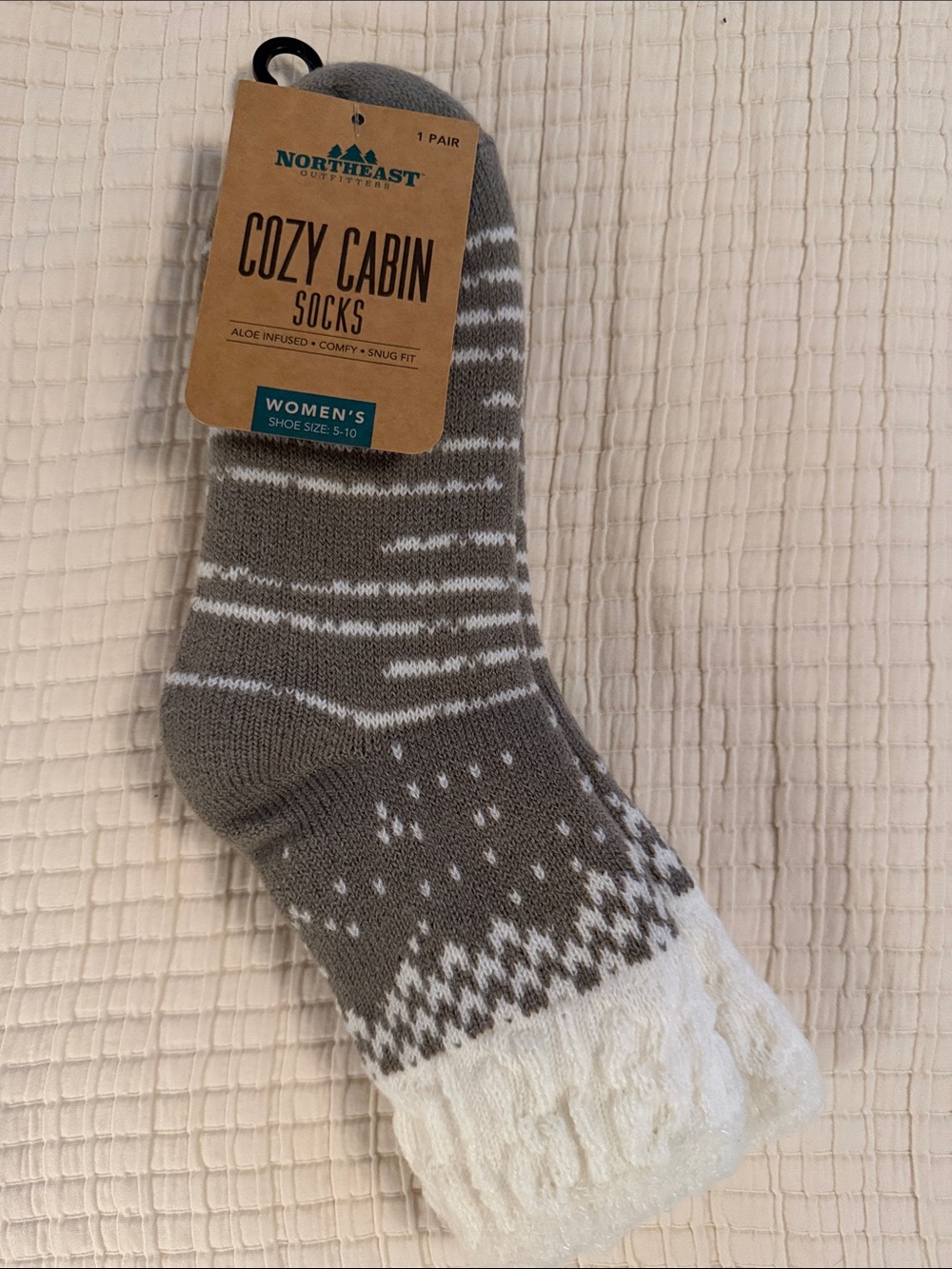 Northeast Outfitters Cozy Cabin Women's Socks - Gray & White